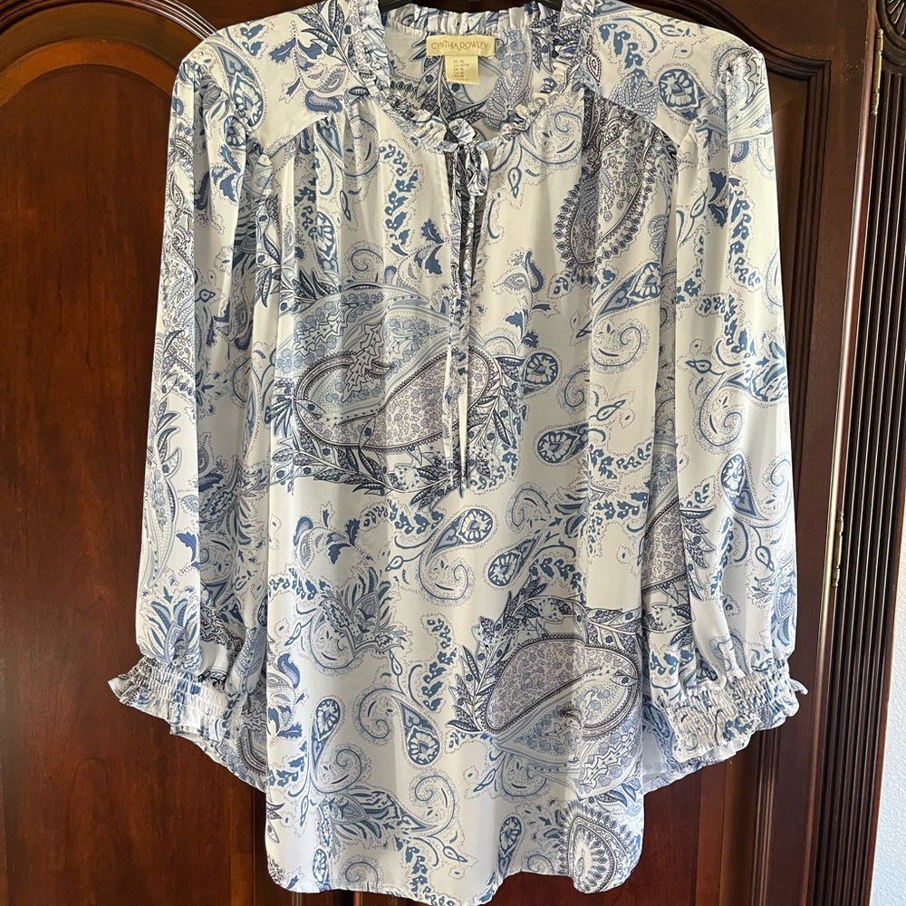 Cynthia Rowley 3/4 length sleeve top.
